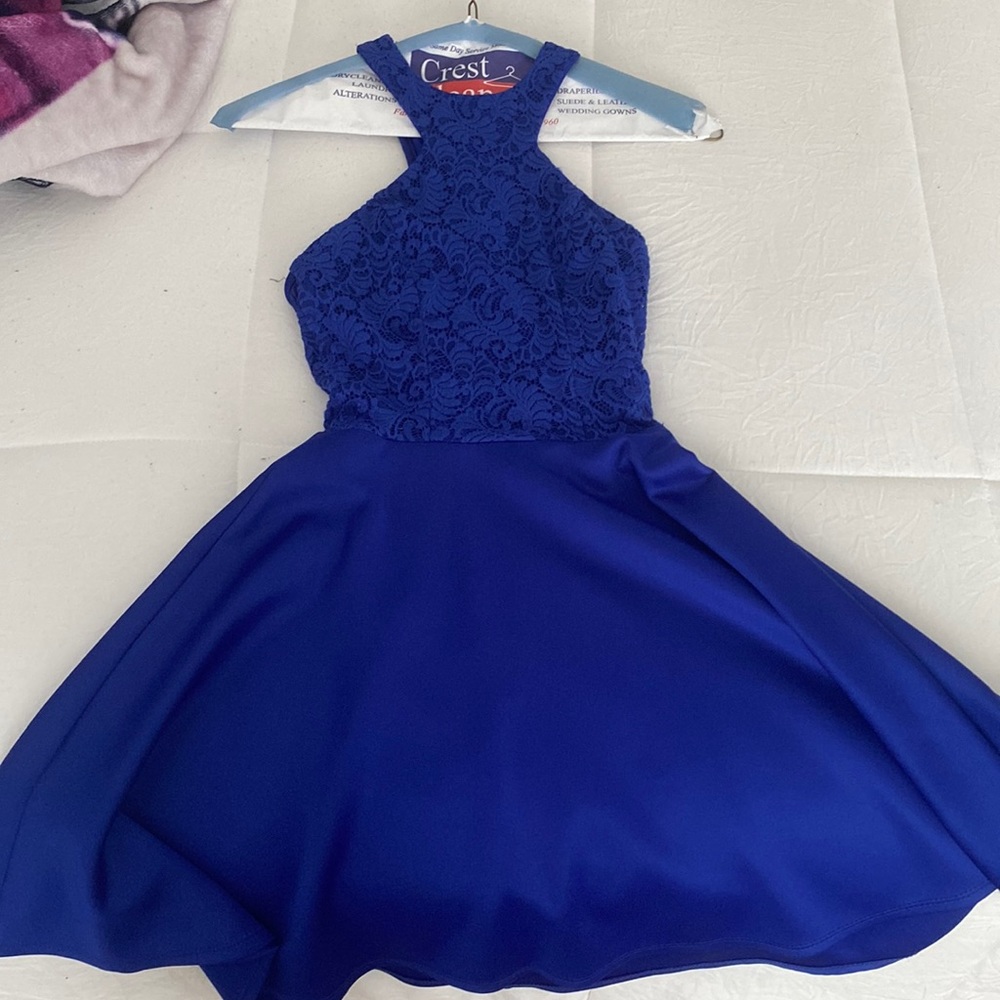 lace top blue flowy dress